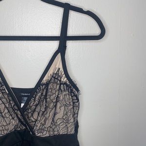 🪿NWT Torrid black lace top!